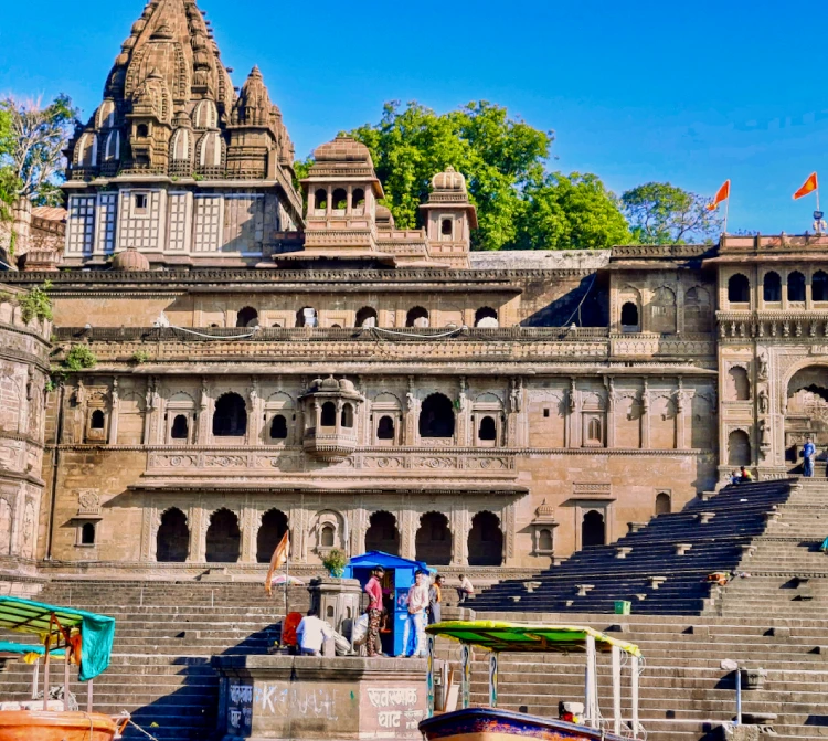 Maheshwar Cab