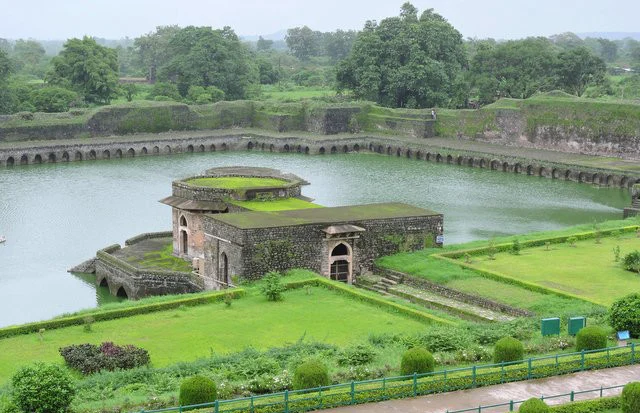 Mandu Tour